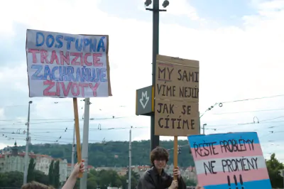 Sign reading “We know how we feel”